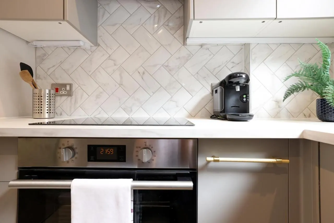 Joivy Modern 1 Bed Flat In West End, Close To Princes Gardens Edinburgh