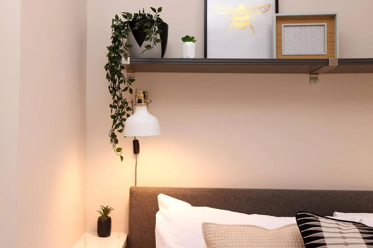 Joivy Modern 1 Bed Flat In West End, Close To Princes Gardens Edinburgh